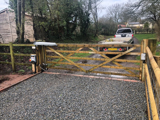 5 Bar timber gates
